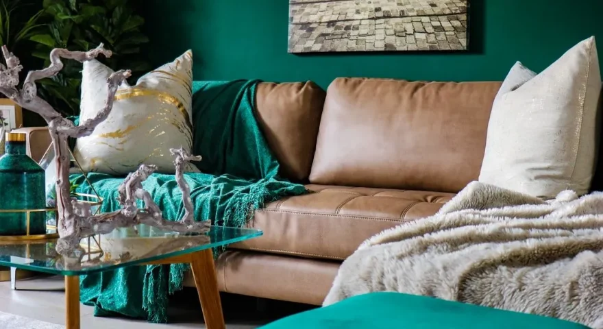 green-living-room-painting